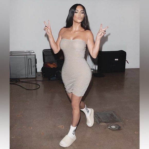 YEEZY SLIDE Bone Off White - Picture 1 of 11